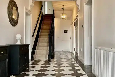 Image de This historic, former public house has been transformed into a superb holiday residence