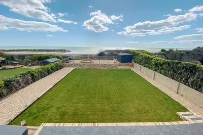 Image de 6 chambres à coucher à Elmer