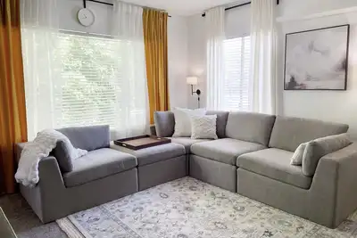 Image de Two bedroom two bath condo located in a lake community