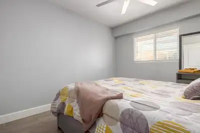 Cozy Centrally Located 2 bed/ 1 bath Casita