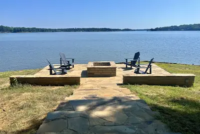 Image de Piney Woods Retreat on the Lake