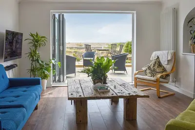 Image de 3 chambres à coucher à Hayling Island