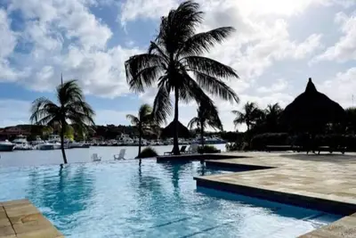 Appartement La Maya met zwembad strand Jan Thiel