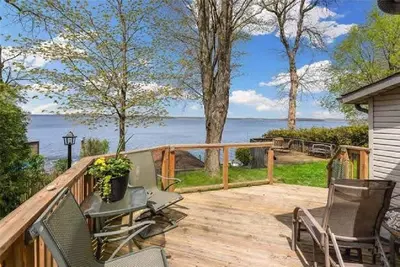 Waterfront 2 bedroom cottage