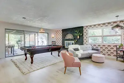 Image de Private Patio W/ Fenced Yard in Safe Area!