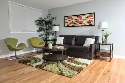 Image de 3-Br Home 3 mins. to Airport & 11 mins. to Beach
