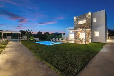 Image de New Brand Villas, Heating Pool, Jacuzzi, Spa near haraki beach, taverna, market