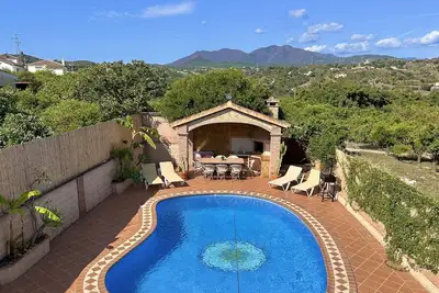 Image de Chalet with swimming pool and barbecue