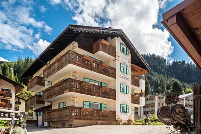 Image de Appartement Betites Trilocale avec vue sur les montagnes, balcon et Wi-Fi.