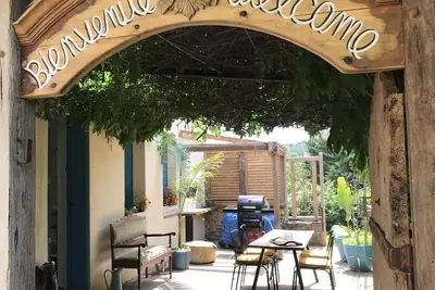 Image de Charmant cottage avec terrasse ombragée
