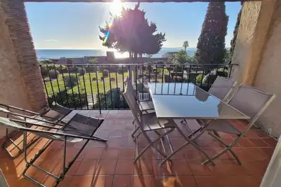 Image de 2 Pieces Vue Mer Dans Residence Avec Piscine