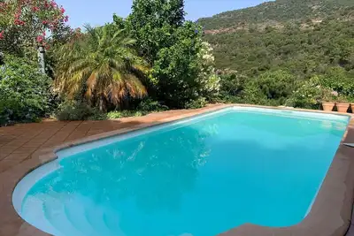 Image de Villa piscine climatisée 6 chambres (7 ch dès 13p) calme et nature -proche plage