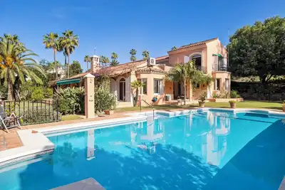 Casa Beaumont - Beautiful 5-Bed Villa w Private Pool & Stunning Views