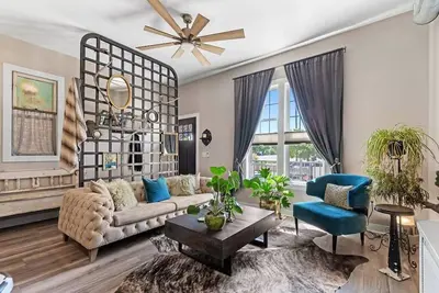 Image de Stylish 2 bdrm w/ Garage & Yard