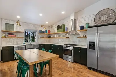 Image de Timberland Perch |  Contemporary Lake Living