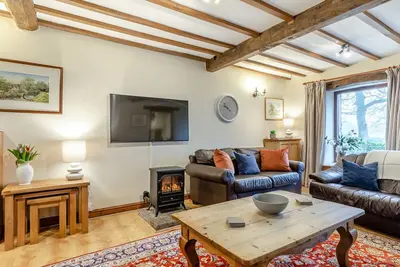 Image de Monyash Barn - Quatre Chambres Maison, Couchages 8