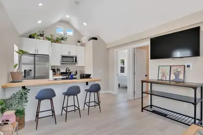 Image de Adorable 2 bedroom House w/ Patio. Great Berkeley Location!