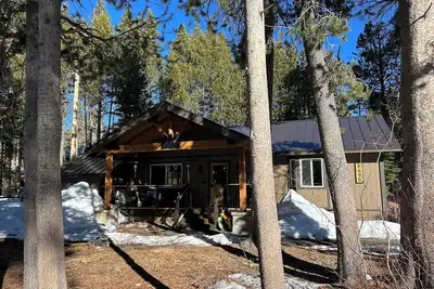 Image de West shore is the best shore! Charming cabin in quiet Tahoma neighborhood.