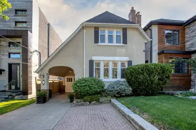 Image de Executive Home on the Park