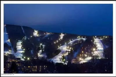 Image de Jiminy Peak Mountainside Getaway in the Berkshires, Massachusetts Lodging Tax