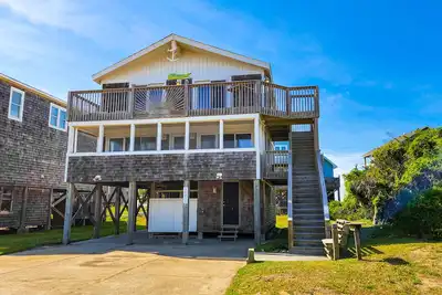 Image de Coastal dream with fast WiFi, ocean views, beach access, central Ac & two decks