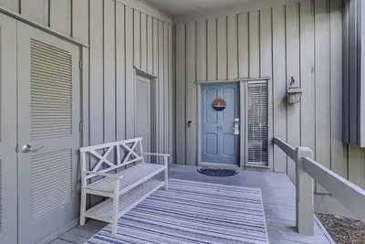 Image de Beautiful villa! 5 minute walk to beach, tennis, golf and more!