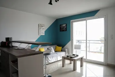 Image de Appartement calme avec terrasse proche de la plage avec parking sécurisé