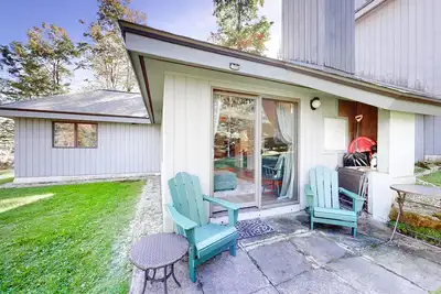 Image de All-season resort getaway with pool, tennis, spa, sauna, hot tub, & washer/dryer