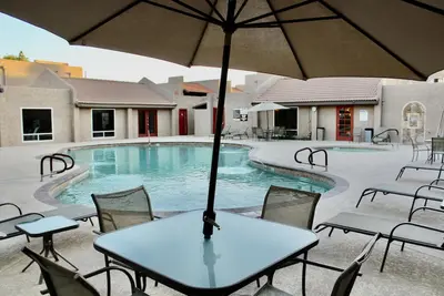 Monthly stays! Updated condo with Camelback views