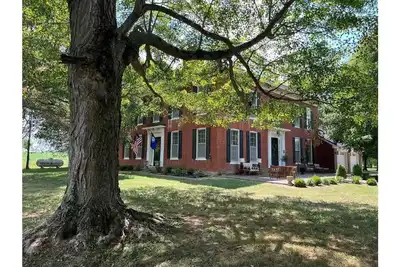 Image de Historic Bland-Overall home on 508 private acres. Blue Oval/Etown Sports Complex
