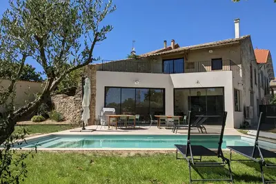 Image de Le gai ruisseau - villa Gard provençal avec piscine - 10/12 personnes