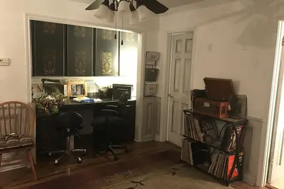 Image de Home in prestigious Ellendale C. C. $100/ night per room + tax + cleaning fee