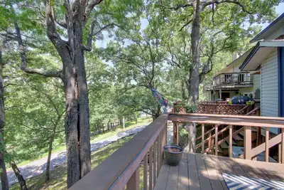 Image de Townhouse at the Mouth of Drowning Creek!