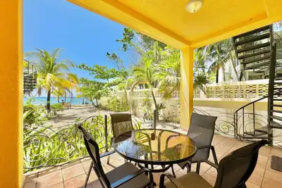 Image de Sand View Condo #5 @ Coral Sands, West Bay Beach