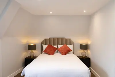 Image de Centre London Flat 2bdr 1. 5 Bath Hot tub Ac 49\" Hdtv Wifi Sleeps 4 Family only