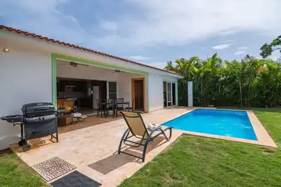 Image de Free Car To Bar - Guest-friendly 2-bedroom, 2-bathroom villa, private pool