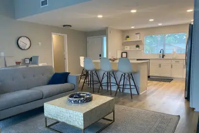 Image de Perfectly Located Home Close to Beach W/Heated Pool