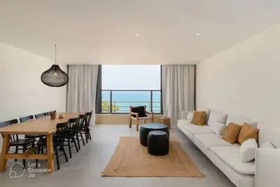 Image de Stylish & Spacious 3 bedroom apartment by the Sea