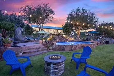 Image de Spring Time In Tx! Legacy at the Ranch in Texas Hill Country: 3 homes sleeps 16