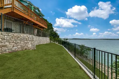 Image de Lake Retreat With Huge Views