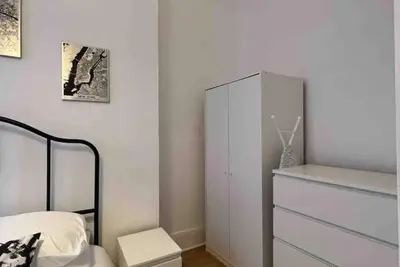 Image de 2-bed flat on the lively Old Compton St - SoHo! 💃🏻