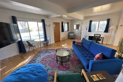 Image de Blue Skye: Downtown Getaway