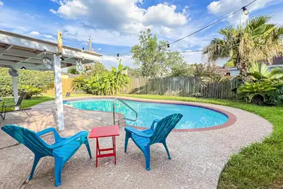 Image de Modern 3bd/Private Pool/Covered Patio & Game Room