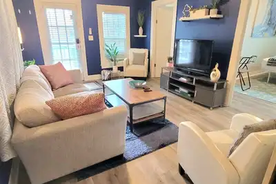 Image de Pet Friendly, Near U of O