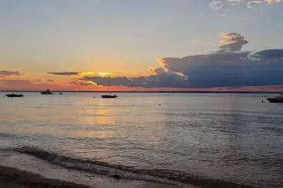 Image de Beach Home w/ Private Beach Access just feet away