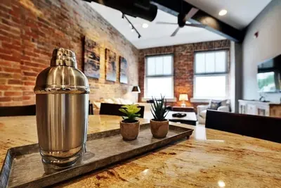 Luxury Loft on Market! ! !