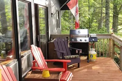 Image de Sandy beaches, big trees, lovely 3br lodge - private. 10 km to Mahone Bay area