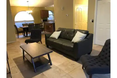 Image de Promo For Weekly Stay Of 5% / Monthly Stay Of 10%                \nThe Right Spot