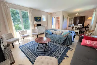 Image de Combrit, à 800m de la plage de Kermor, grande maison avec jardin