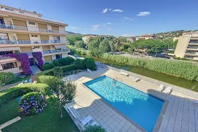 Image de Appartement neuf T2 pour 4 personnes dans résidence avec piscine